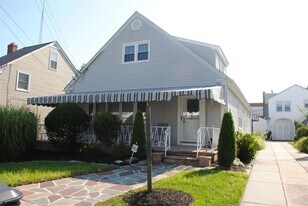 110 N Gladstone Ave in Margate City, NJ - Building Photo