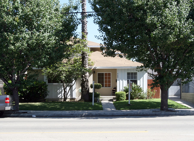 12721-12723 Oxnard St in North Hollywood, CA - Building Photo - Building Photo