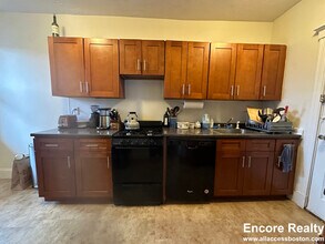 4 Commonwealth Ter, Unit 10 in Boston, MA - Building Photo - Building Photo