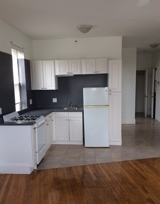 431 Park Dr, Unit 1 in Boston, MA - Building Photo - Building Photo