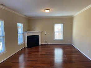 105 Saltybrook Ln in Holly Springs, NC - Building Photo - Building Photo