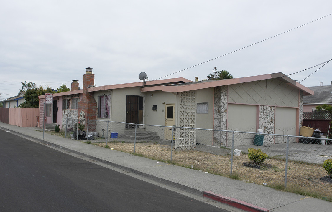 1964-1966 16th St in San Pablo, CA - Building Photo