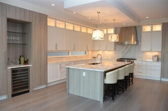 80 Hendricks Isle, Unit 302 in Fort Lauderdale, FL - Building Photo - Building Photo