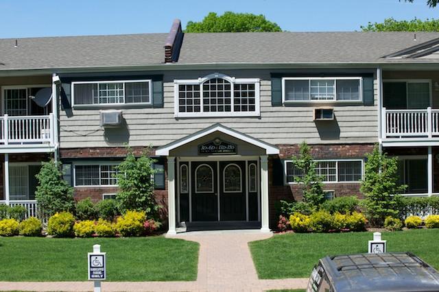 76 Mt Vernon Ave-Unit -C14 in East Patchogue, NY - Building Photo - Building Photo