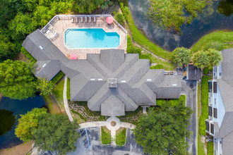 Bristol Lakes Apartments in Mount Dora, FL - Foto de edificio - Building Photo