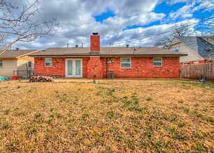 332 Collier Dr in Norman, OK - Building Photo - Building Photo