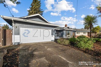 1323 Harwood St in Santa Rosa, CA - Building Photo - Building Photo