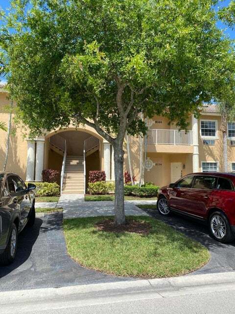 8336-2012 Mulligan Cir, Unit 2012 Side B in Port St. Lucie, FL - Building Photo