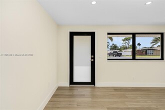 11390 Heidi Lee Ln in Ft. Myers, FL - Building Photo - Building Photo