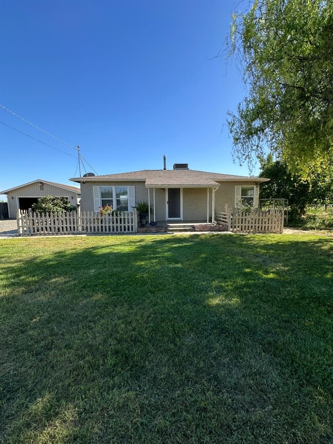 property at 3083 E Rose Ave