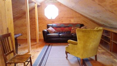 1110 W Hale St, Unit Attic Studio in Boise, ID - Foto de edificio - Building Photo