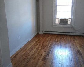 370 Aurora Ave in Cliffside Park, NJ - Foto de edificio - Building Photo