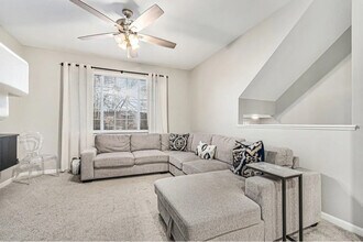 4325 Savoy Ln in McHenry, IL - Building Photo - Building Photo