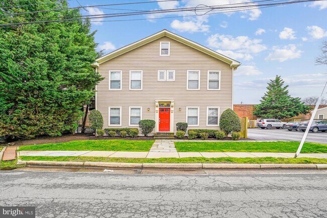 409 E Raymond Ave in Alexandria, VA - Building Photo - Building Photo
