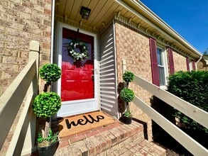 2189 Hedgelawn Way in Virginia Beach, VA - Building Photo - Building Photo