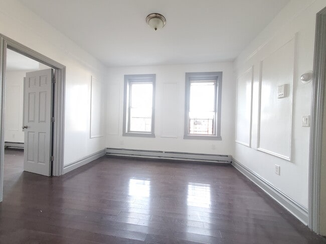 113 Martin Luther King Jr Dr, Unit 2B in Jersey City, NJ - Building Photo - Building Photo