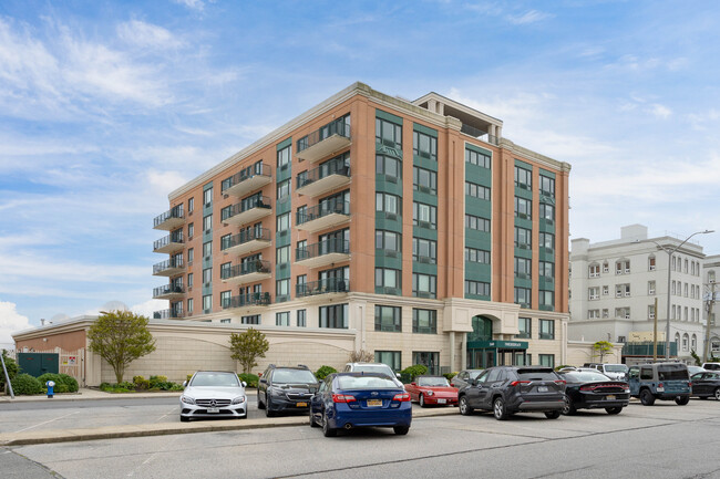 The Meridian in Long Beach, NY - Building Photo - Building Photo