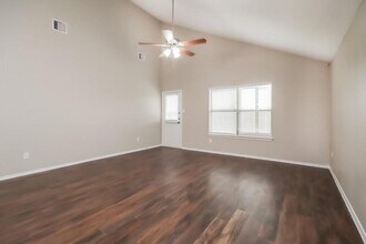 2122 Harvey Brown School Dr in Houston, TX - Building Photo - Building Photo