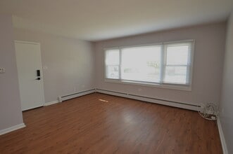 10332 Elizabeth St in Westchester, IL - Building Photo - Building Photo