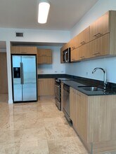 350 S Miami Ave, Unit #2509 in Miami, FL - Foto de edificio - Building Photo