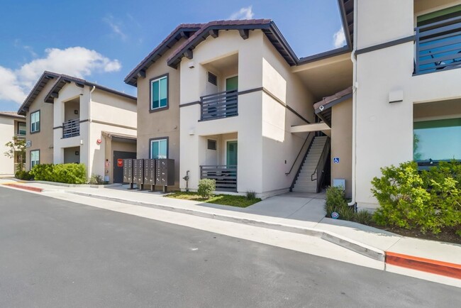 Ridgeway Apartments in National City, CA - Building Photo - Interior Photo