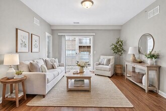 Palomar View Apartments in Lexington, KY - Building Photo - Building Photo