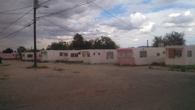 1525 N 2nd Ave in Ajo, AZ - Foto de edificio - Building Photo