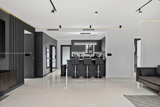 1101 N 14th Ave in Hollywood, FL - Building Photo - Building Photo