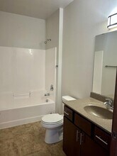 122 Wisconsin St in West Bend, WI - Building Photo - Building Photo