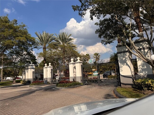 4360 NW 107th Ave in Doral, FL - Building Photo - Building Photo