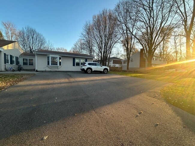 183 E Main St in Westborough, MA - Foto de edificio - Building Photo