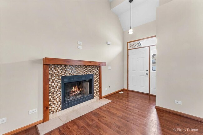 875 Dogwood Ln in Lake In The Hills, IL - Building Photo - Building Photo