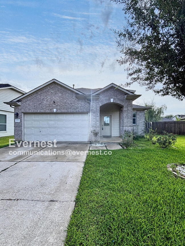 property at 8002 Arapahoe Ridge Ln