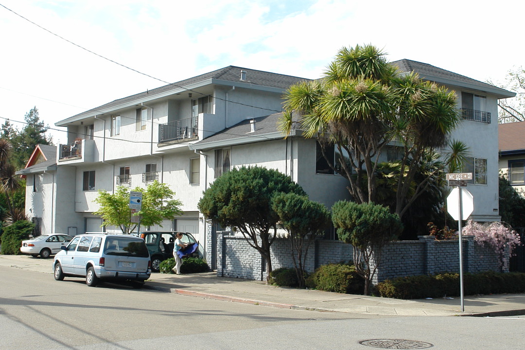 1646 Berkeley Way in Berkeley, CA - Building Photo