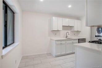 361 N Greeley Ave in Chappaqua, NY - Building Photo - Building Photo