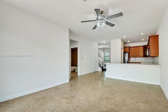5840 NW 104th Path in Medley, FL - Building Photo - Building Photo