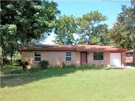 63 Friendly Ln in Shalimar, FL - Building Photo