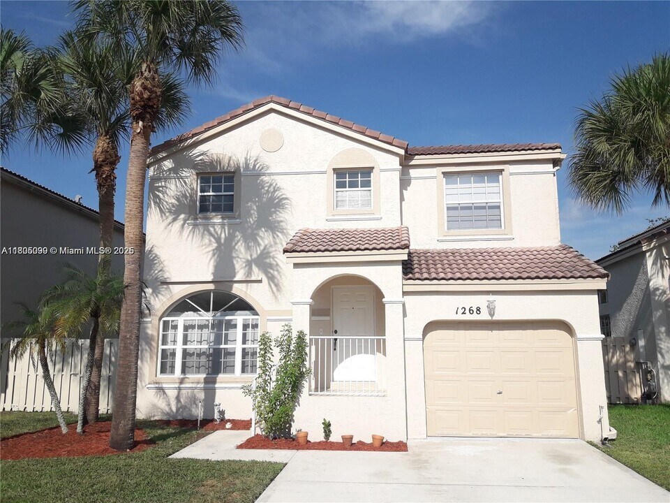 1268 NW 159th Ave in Pembroke Pines, FL - Building Photo
