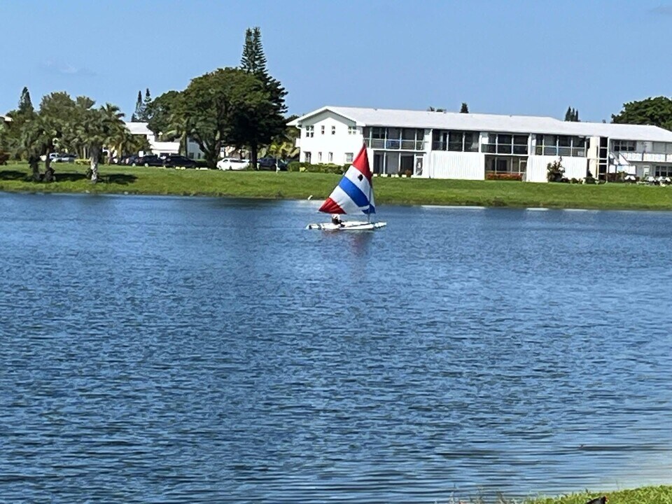 42 Coventry B in West Palm Beach, FL - Building Photo