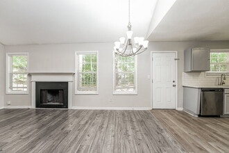 2404 Rambling Way in Lithonia, GA - Building Photo - Building Photo