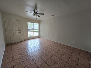 1109 Village Green Dr in Austin, TX - Building Photo - Building Photo