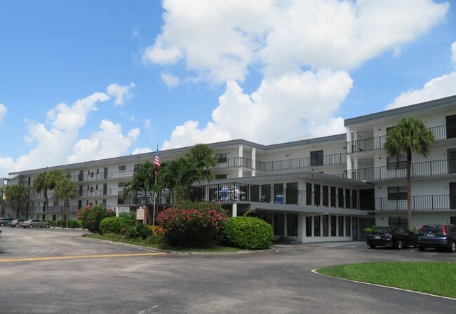 9233 SW 8th St in Boca Raton, FL - Foto de edificio - Building Photo