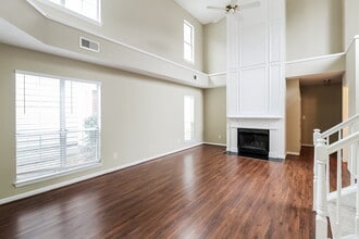 3998 Oak Glenn Dr in Duluth, GA - Foto de edificio - Building Photo