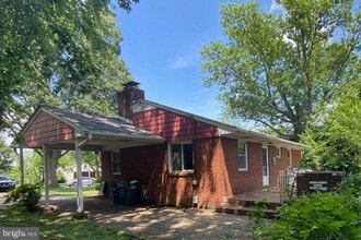 2703 Dawn Dr in Alexandria, VA - Building Photo - Building Photo