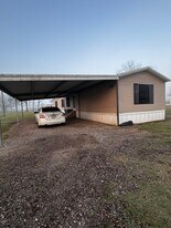 1081 Mustang Dr in St. Martinville, LA - Building Photo