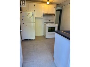 610 Kensington Ave in Burnaby, BC - Building Photo - Building Photo