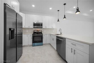 2400 Wanda Ave N in Lehigh Acres, FL - Building Photo - Building Photo