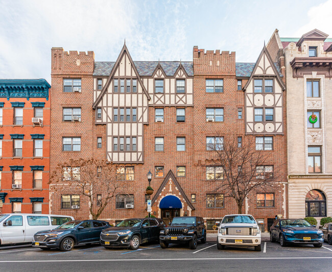 Canterbury Court in Hoboken, NJ - Building Photo - Building Photo