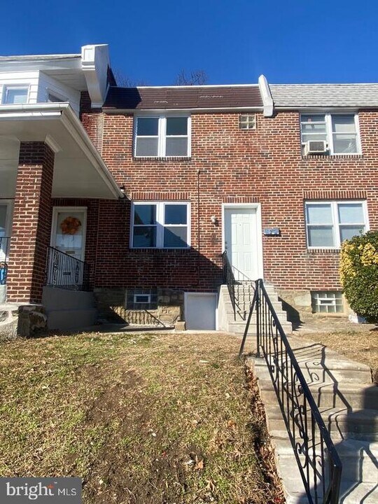 5324 N Marvine St in Philadelphia, PA - Building Photo