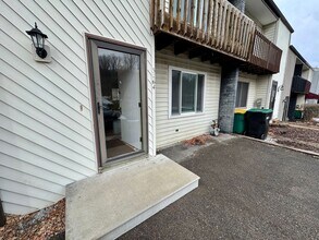 3164 Camberly Dr in Gibsonia, PA - Foto de edificio - Building Photo